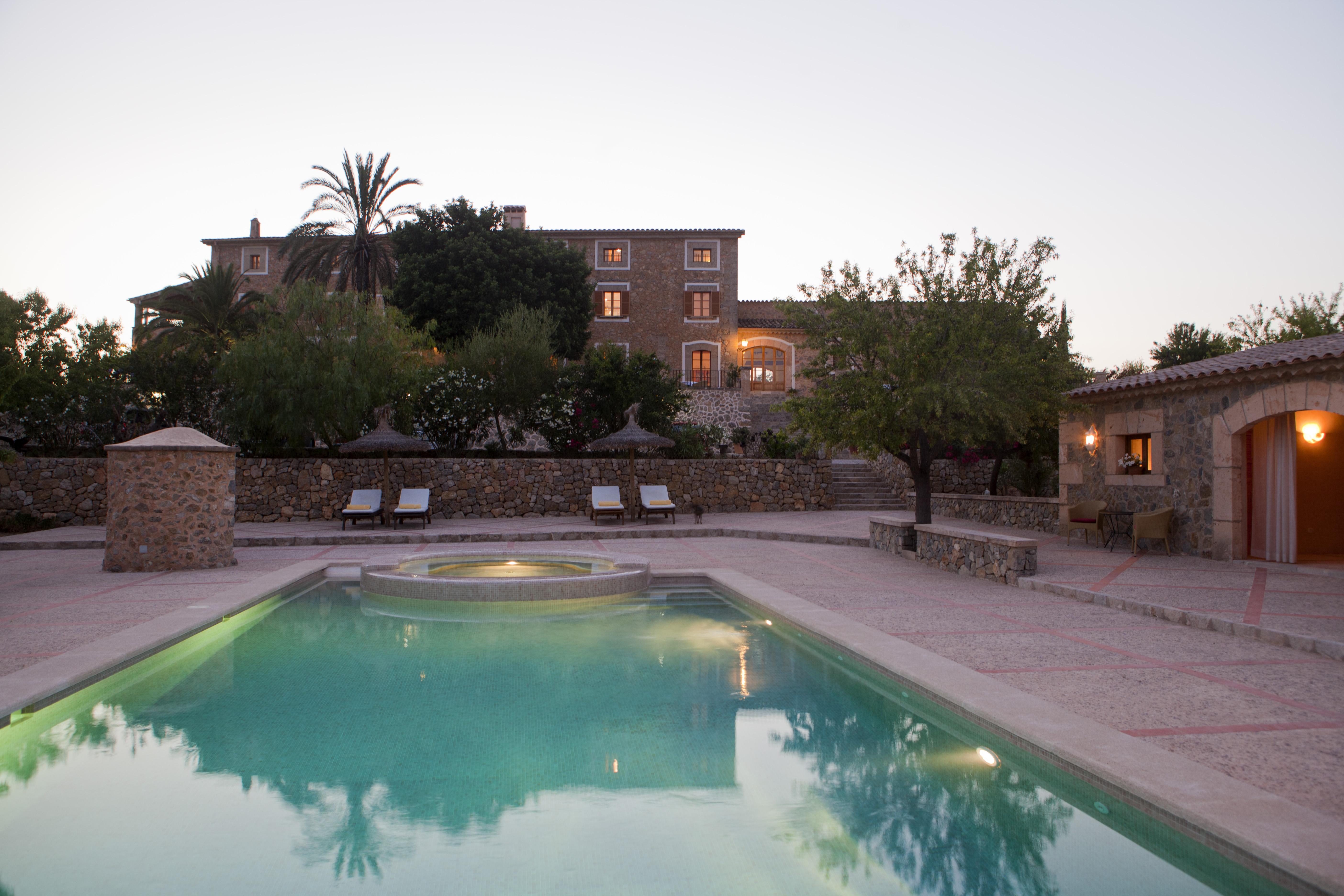 Estades Hotell