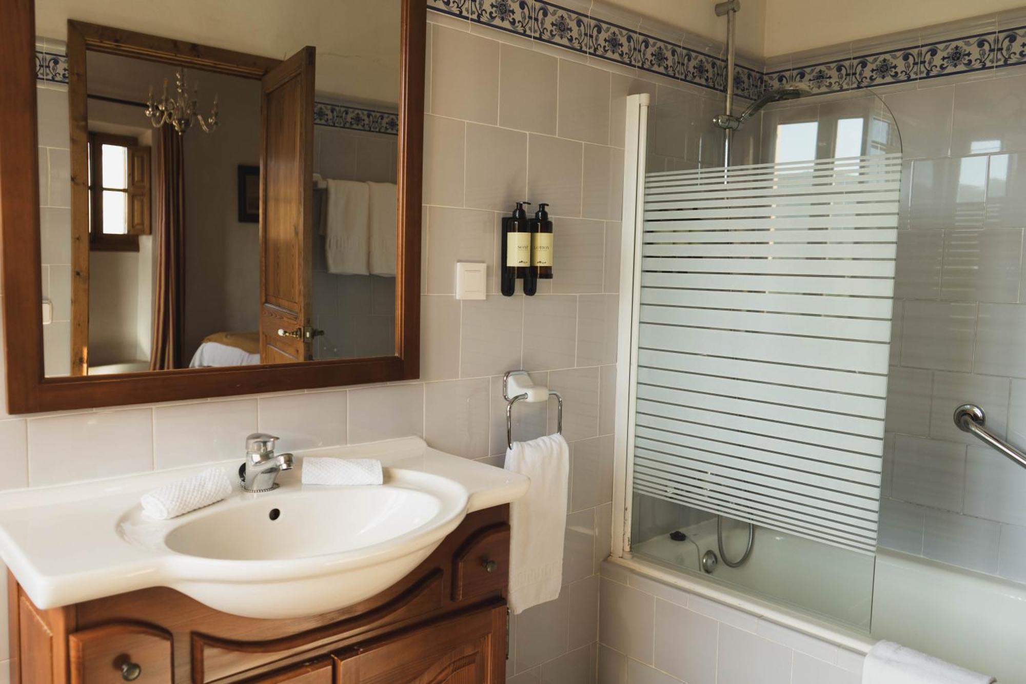 Hotel Finca Can Estades 4*